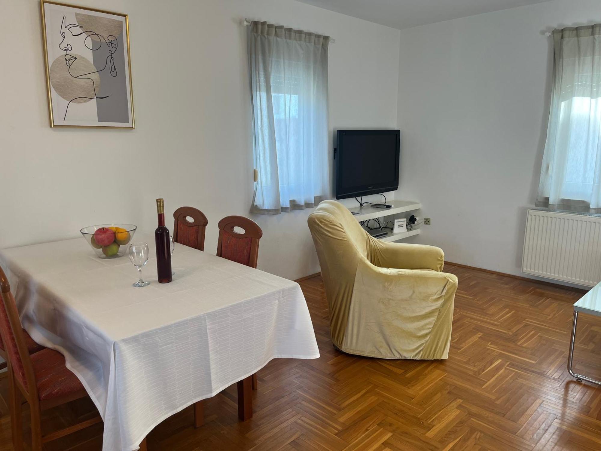 מדולין Burle Apartment With Free Private Parking מראה חיצוני תמונה